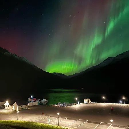 Campingplasser Senja Fjordcamp