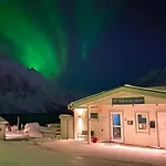Senja Fjordcamp 营地 *