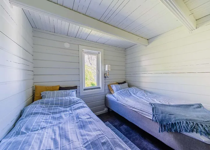 Senja Fjordcamp * Torsken